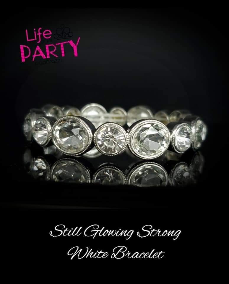 STILL GLOWING STRONG - PAPARAZZI ACCESSORIES